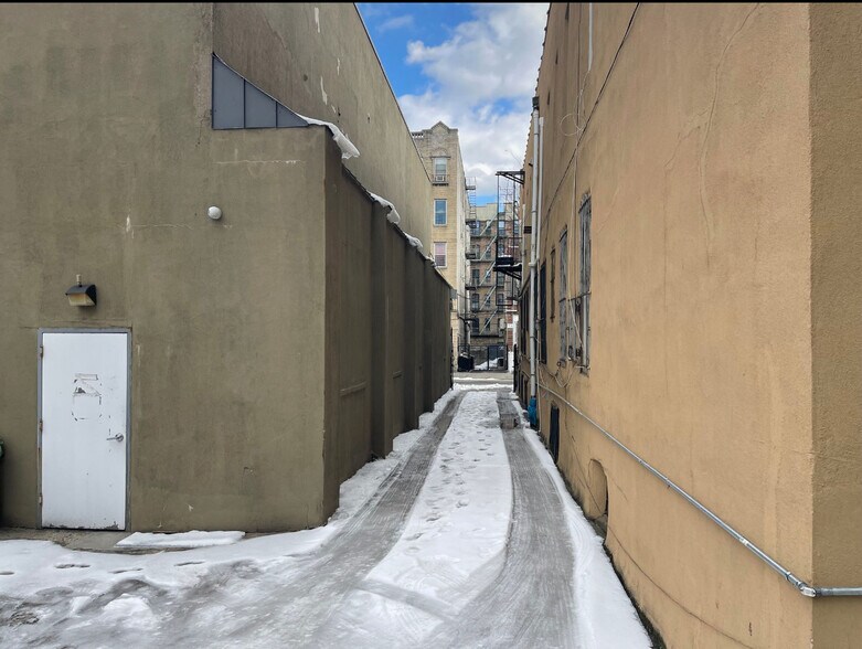More Photos Of 1163 Manor Ave, Bronx Medical For Sale