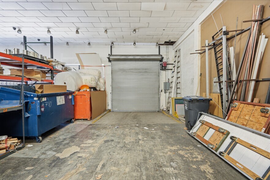 More Photos Of 710 S Main St, Santa Ana Freestanding For Sale