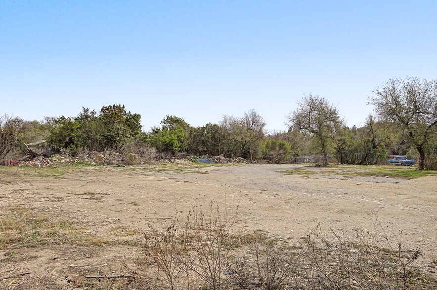 More Photos Of 7900 Hudson Loop, Austin Contractor Storage Yard For Lease