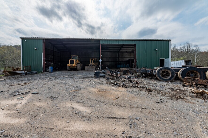 More Photos Of 708 Hawk hwy, Lost Creek Warehouse For Sale