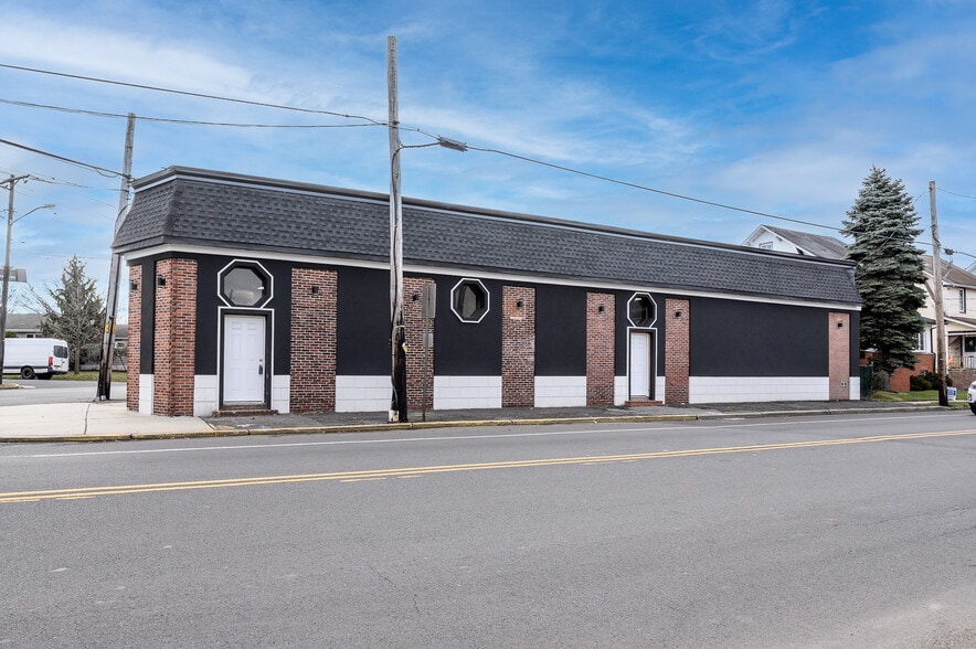 More Photos Of 305 N Stiles St, Linden Convenience Store For Lease