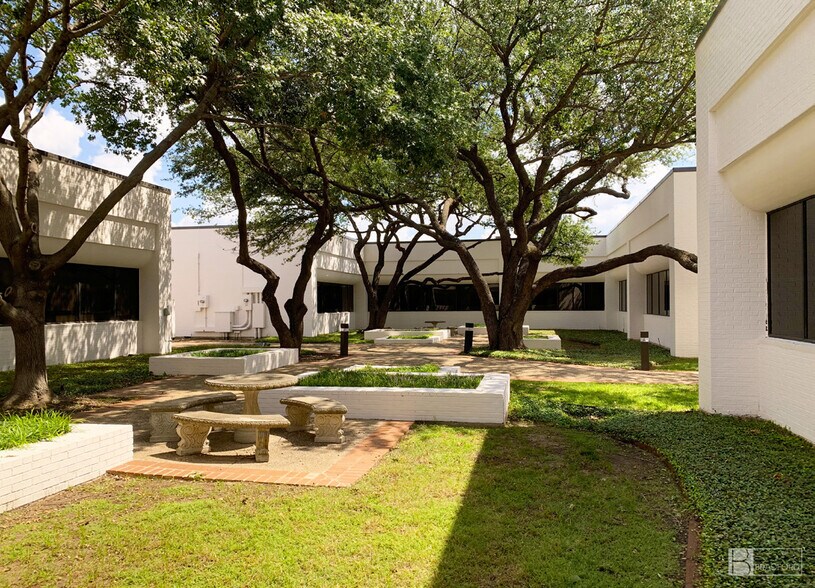 More Photos Of 1220 E Campbell Rd E, Richardson Unknown For Lease