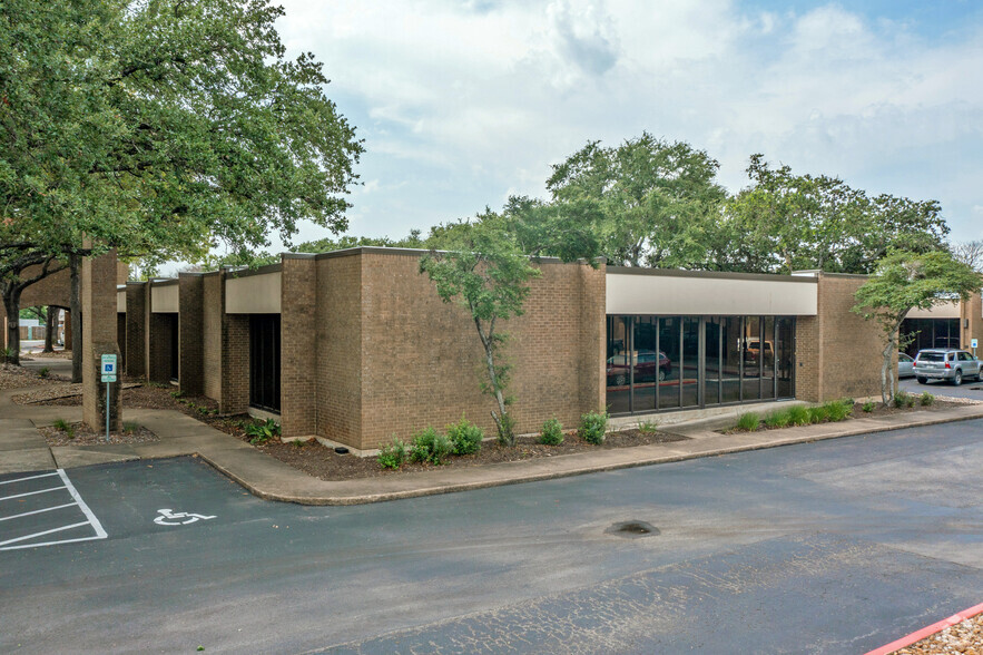 Primary Photo Of 8900 Shoal Creek Blvd, Austin Unknown For Lease