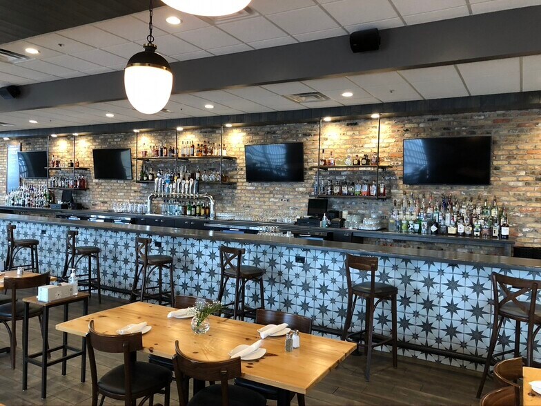 More Photos Of 106 E Lincoln Hwy, Dekalb Restaurant For Lease