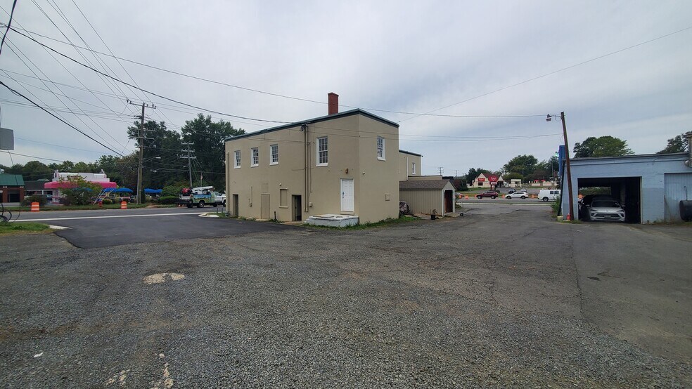 More Photos Of 5 Broadview Ave, Warrenton Freestanding For Lease