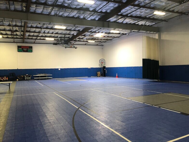More Photos Of 1780 Oak St, Torrance Warehouse For Sale