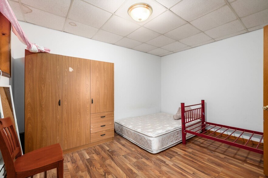 More Photos Of 10 S Park St, Mansfield Storefront Retail Residential For Sale