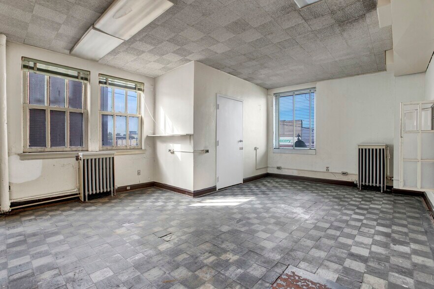 More Photos Of 2201-03 Broadway, East Chicago Freestanding For Sale