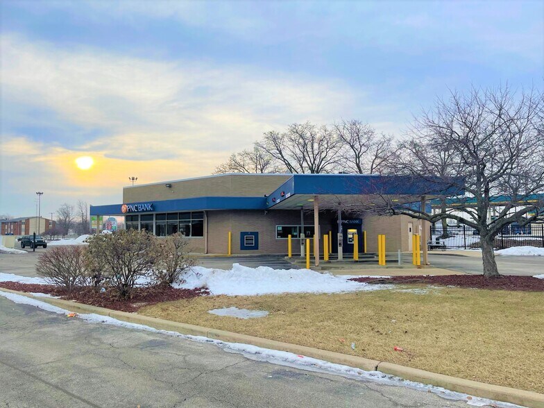 More Photos Of 5826 Lewis Ave, Toledo Bank For Sale