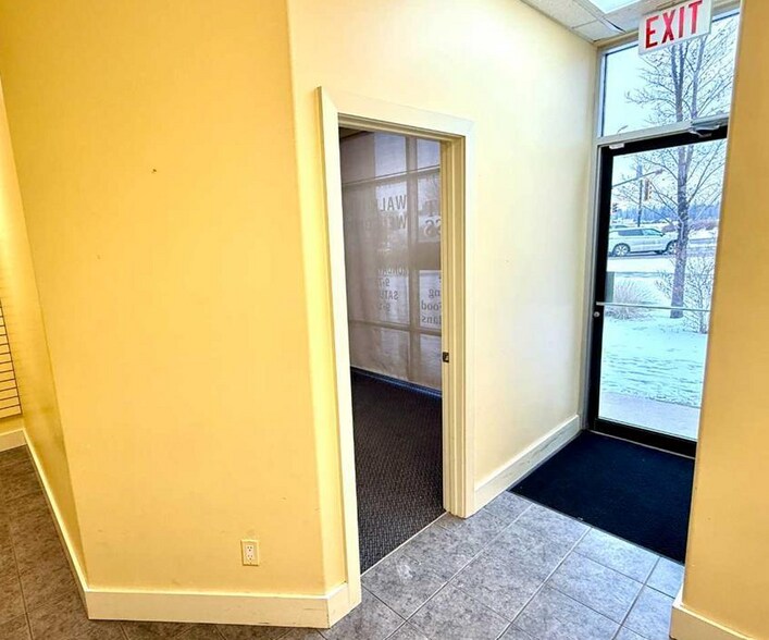 More Photos Of 5212 48 St, Red Deer Office For Sale