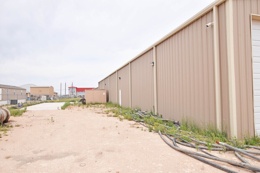 More Photos Of 10503 W County Rd 72, Midland Warehouse For Lease