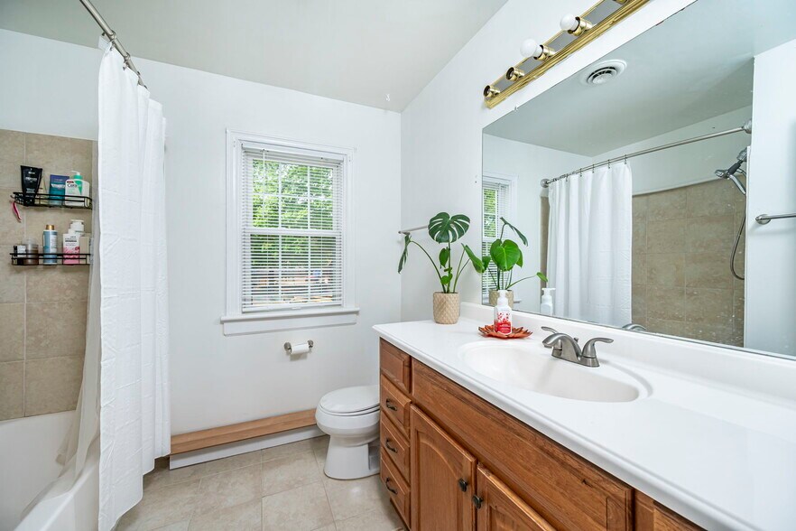 More Photos Of 7740 Cherokee Rd, Richmond Religious Facility For Sale