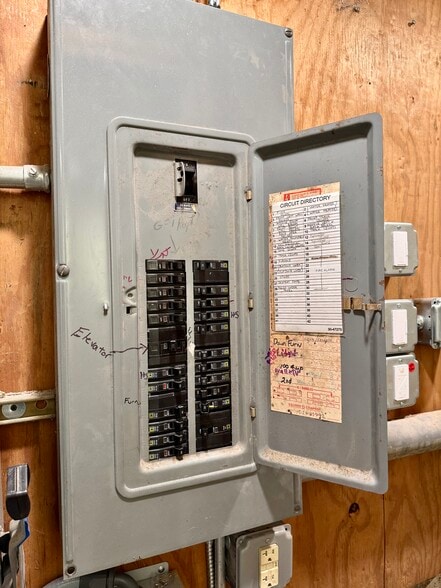 More Photos Of 22 Campbell Ave SE, Roanoke Storefront Retail Residential For Sale