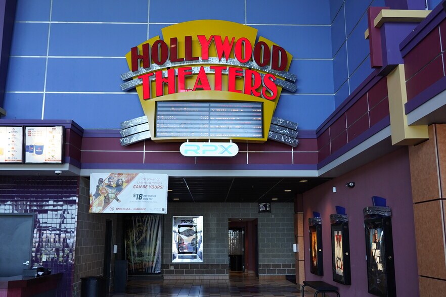 More Photos Of 2401 Jacaman Rd, Laredo Freestanding For Lease