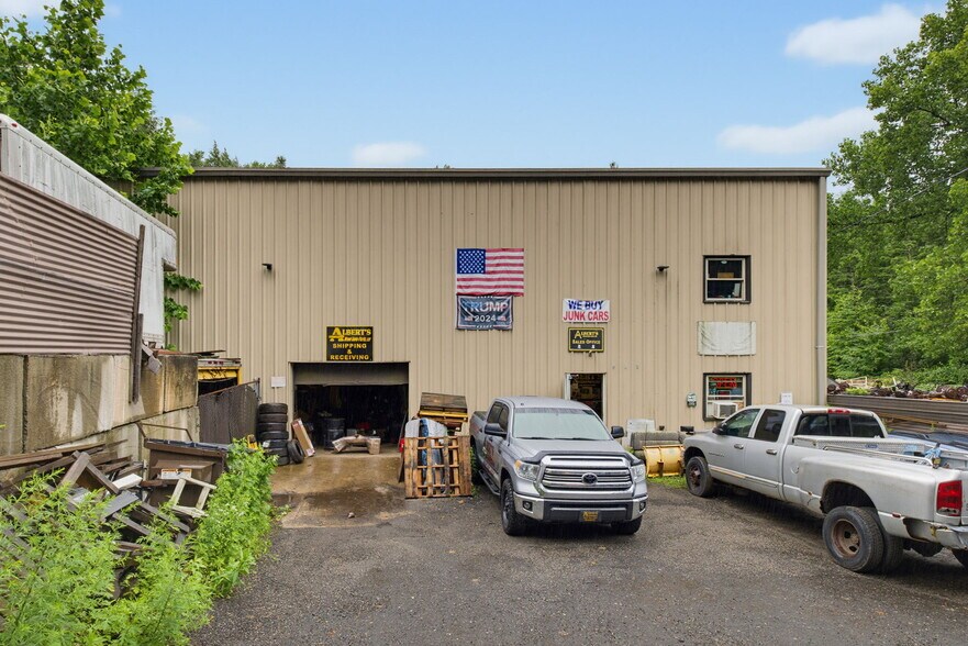 More Photos Of 428 Railroad St, Thomaston Industrial For Sale