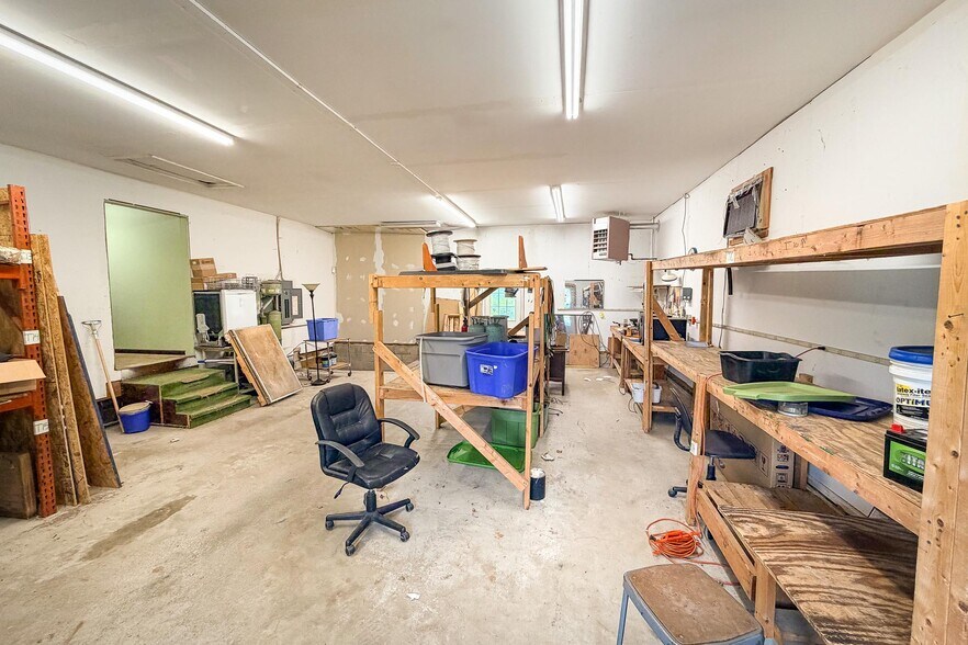More Photos Of 258 Shunpike Rd, Williston Showroom For Lease
