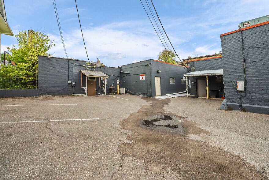 More Photos Of 611 Grand Ave, Saint Paul Storefront For Sale