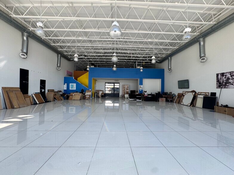 More Photos Of 3212 Santa Monica Blvd, Santa Monica Freestanding For Lease