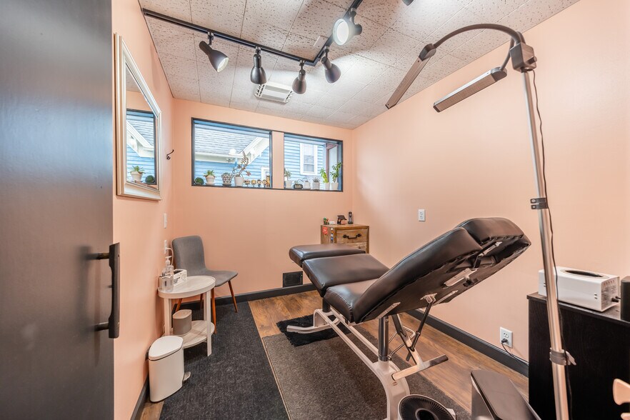 More Photos Of 71 Park Ave, Rochester Medical For Sale