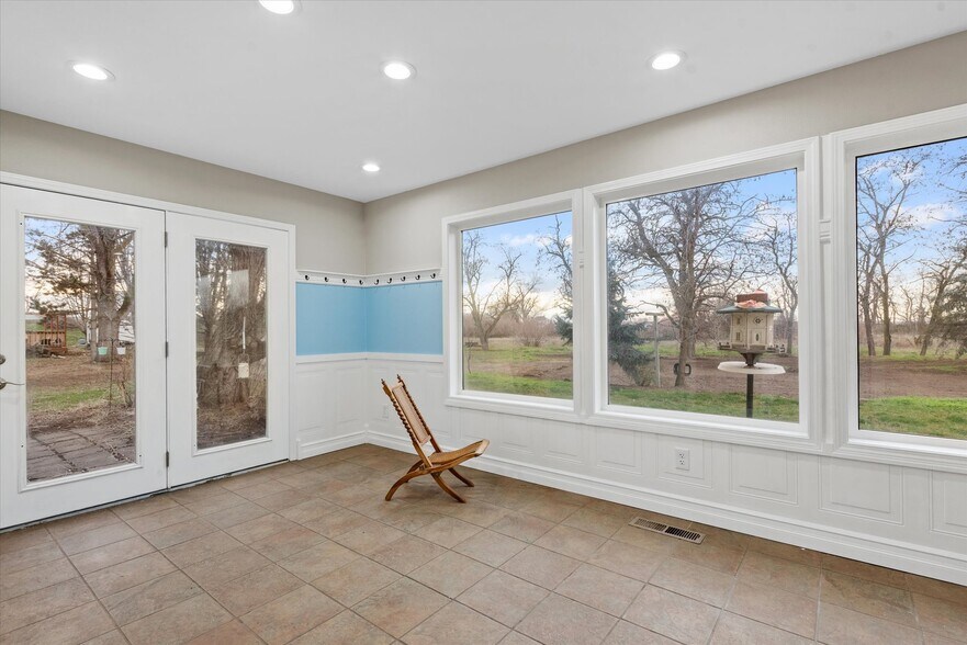 More Photos Of 10 W Sprague St, Echo Flex For Sale