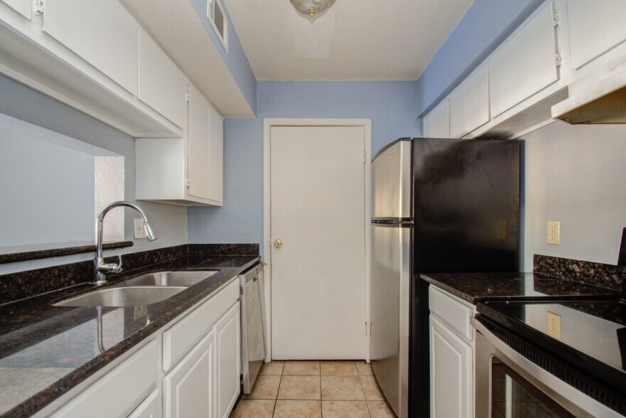 More Photos Of 12506 Ashford Meadow Dr, Houston Apartments For Sale