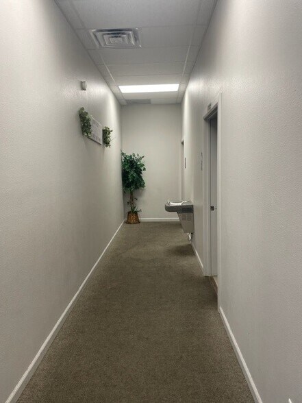 More Photos Of 805 Eagleridge Blvd, Pueblo Office For Sale