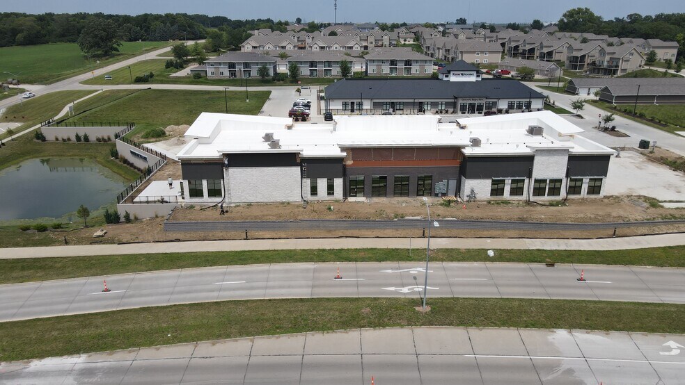 More Photos Of 14111 Douglas Pkwy, Urbandale Storefront Retail Office For Lease