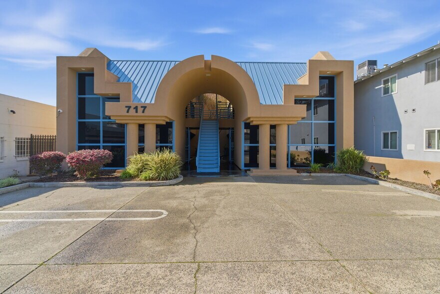 Primary Photo Of 717 16th St, Modesto Office For Lease