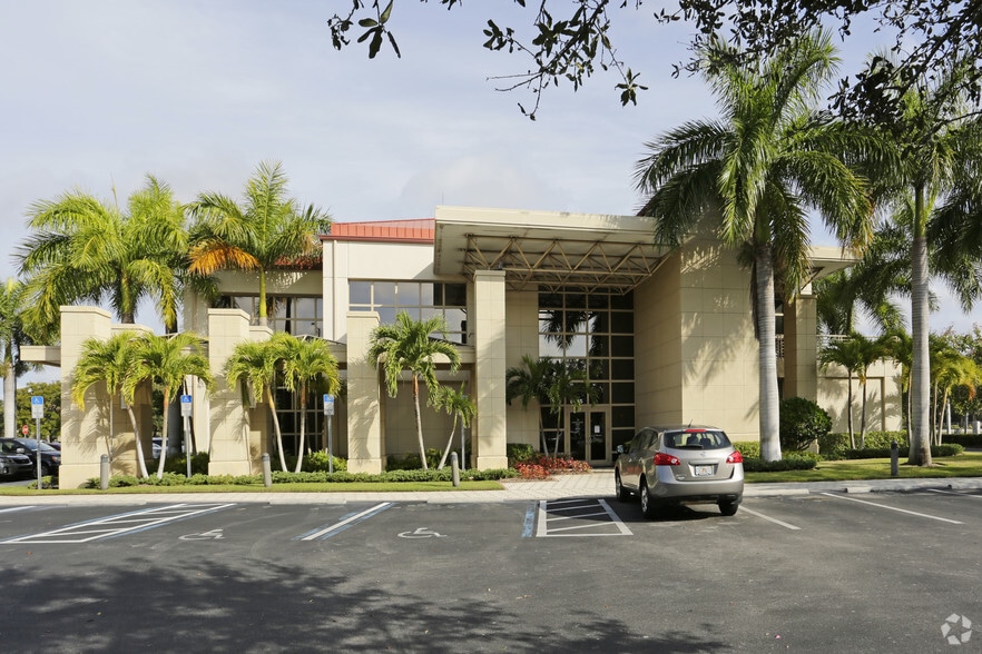 More Photos Of 6435 Naples Blvd, Naples Serviced Offices For Lease