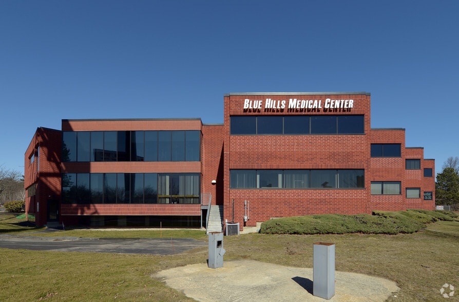 More Photos Of 340 Wood Rd, Braintree Medical For Lease