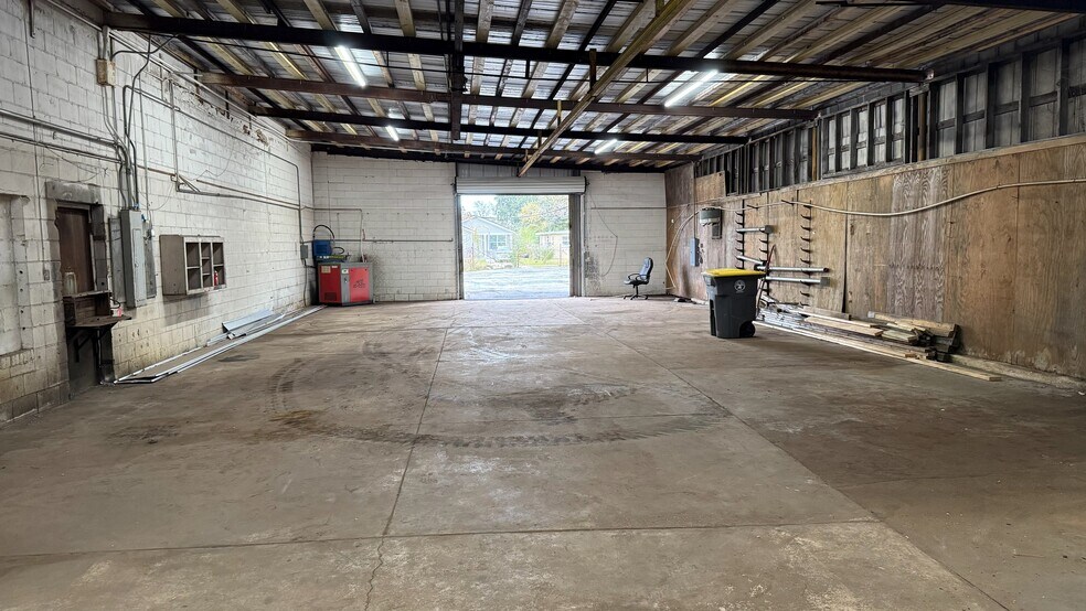 More Photos Of 735 Canal St, Jacksonville Manufacturing For Sale