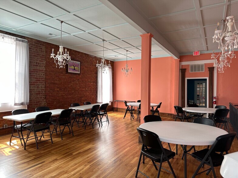 More Photos Of 819 West Ave, Lenoir Restaurant For Sale