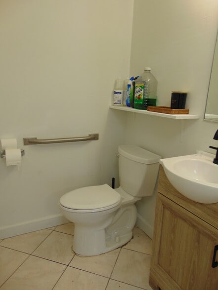 More Photos Of 3010 SW 14th Pl, Boynton Beach Flex For Sale