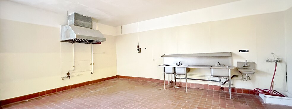 More Photos Of 480 Perry Ct, Santa Clara Warehouse For Sale