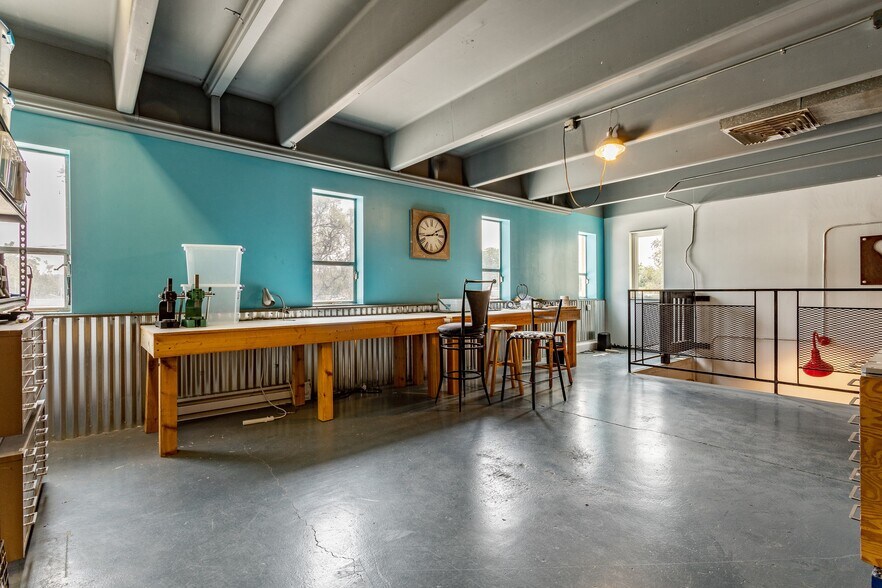 More Photos Of 3535 S Irving St, Sheridan Warehouse For Lease