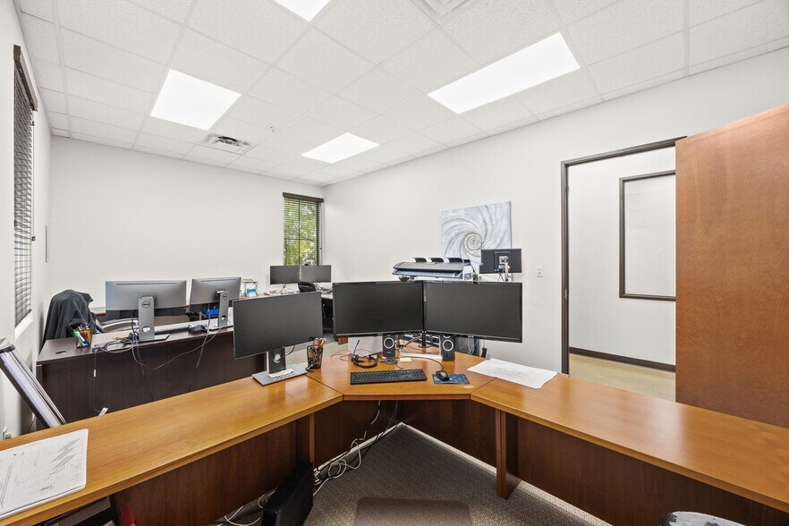 More Photos Of 301 Denali Pass, Cedar Park Office For Sale