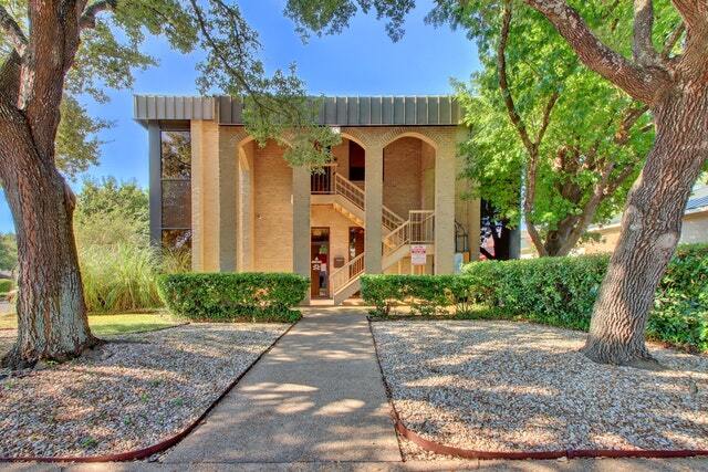 More Photos Of 10816 Crown Colony Dr, Austin Office For Lease