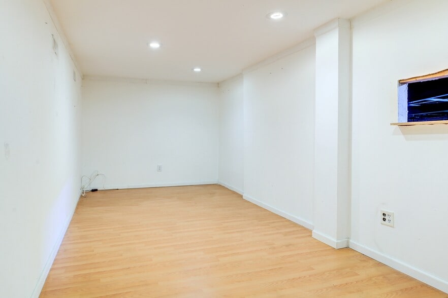 More Photos Of 617 Cepi Dr, Chesterfield Warehouse For Sale