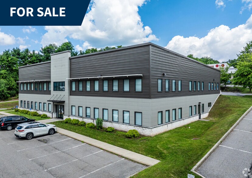 Primary Photo Of 200 Business Center Dr, Pittsburgh Research And Development For Sale