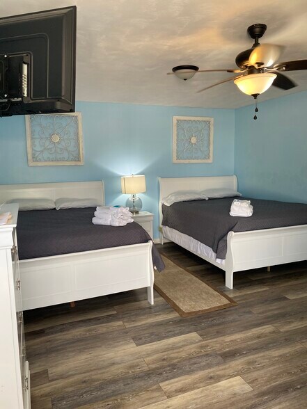 More Photos Of 1001 Highway 98 E, Carrabelle Hotel For Sale