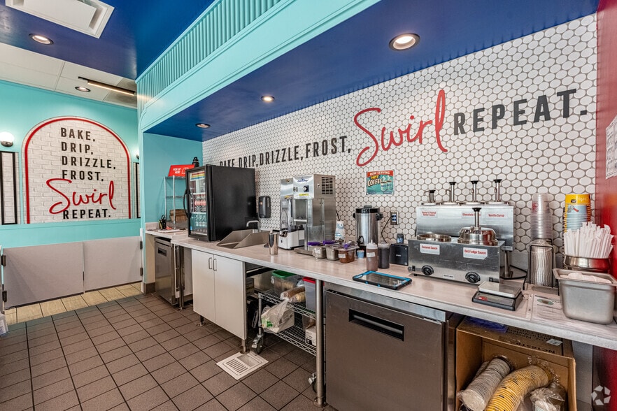 More Photos Of 1661 E Colorado Blvd, Pasadena Fast Food For Lease