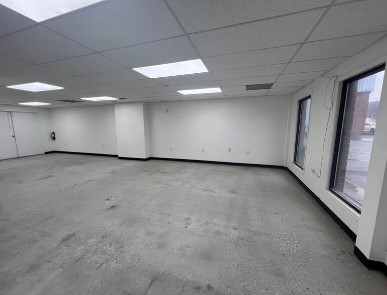 More Photos Of 1530 Commercial Ct, Jonesboro Office For Lease