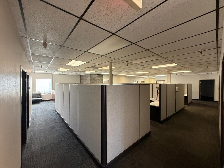 More Photos Of 7901 Vickers St, San Diego Medical For Lease