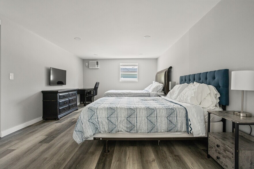 More Photos Of 8820 Rocky Creek Dr, Tampa Apartments For Sale