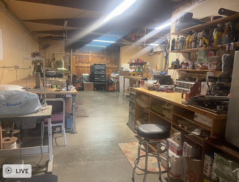 More Photos Of 5260 NW Highway 99, Corvallis Showroom For Lease