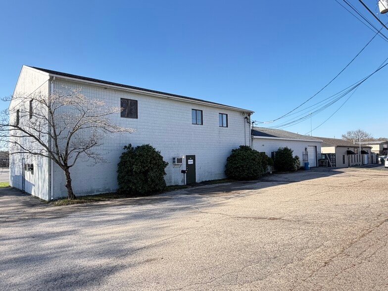 More Photos Of 14 Minnesota Ave, Warwick Office For Sale