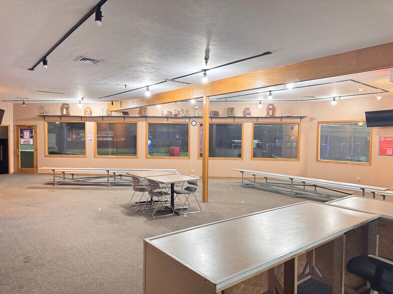 More Photos Of 8840 S 137th Cir, Omaha Warehouse For Lease