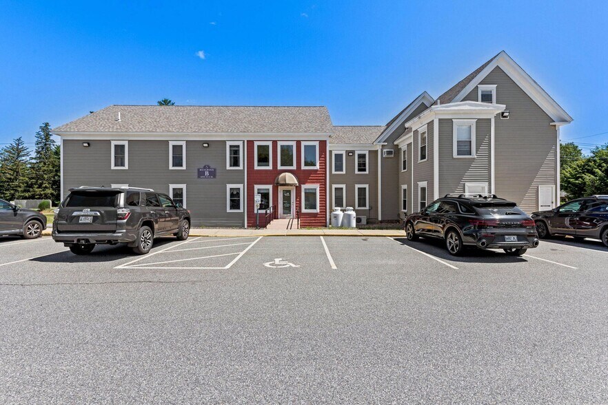 More Photos Of 1137 Main St, Sanford Office For Sale
