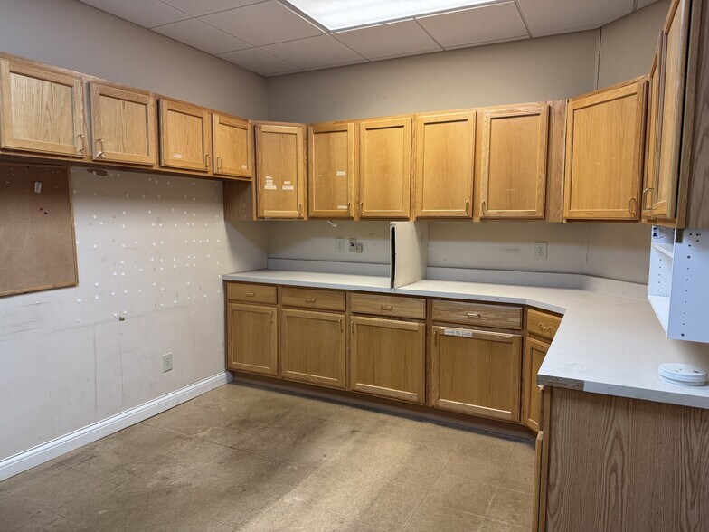 More Photos Of 160 Sagamore Pky W, West Lafayette Office For Lease