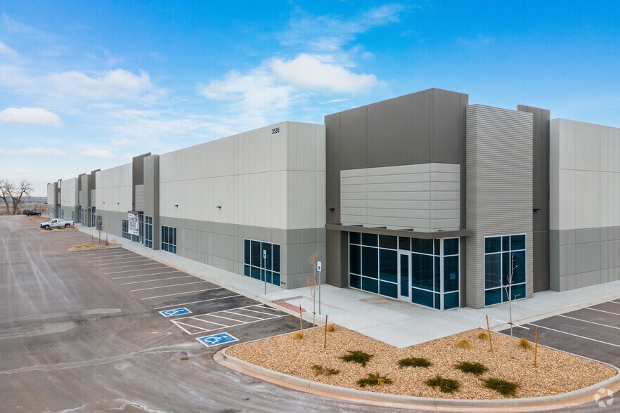 More Photos Of 3525 Carder Ct, Highlands Ranch Unknown For Lease